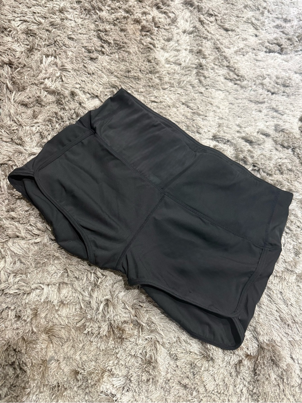 Women's Vuori shorts